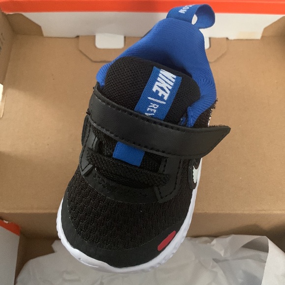 NIKE Revolution 5 - Infant Size 2C - Black, Red, Blue & White - Picture 2 of 4